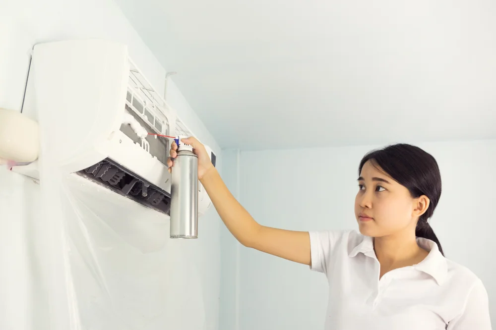 AC DIY lady cleaning